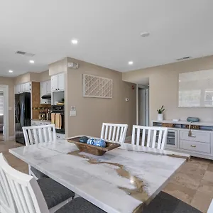Tranquil Paradise 4br - 2 Miles To Bucs Stadium Villa Tampa